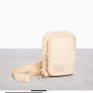 Beis Crossbody